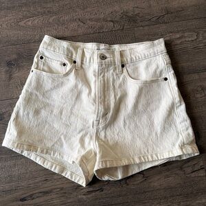 Abercrombie and Fitch the mom short